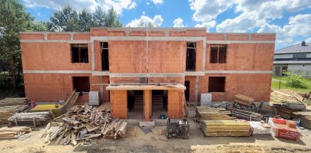 Zakończony stan surowy otwarty bliźniaka